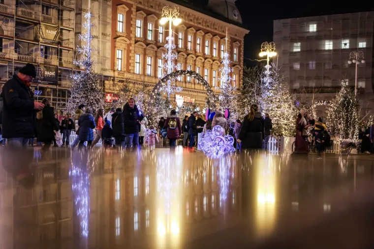 Jeste li već bili na zagrebačkom Adventu? Pogledajte čarobne prizore iz srca metropole