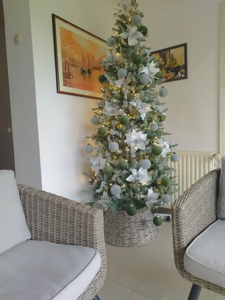 Blagdanska čarolija se nastavlja: Donosimo vam jo&scaron; 40 va&scaron;ih prekrasnih jelki