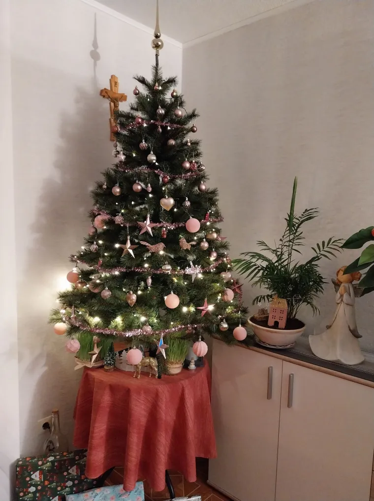 Blagdanska čarolija se nastavlja: Donosimo vam jo&scaron; 40 va&scaron;ih prekrasnih jelki