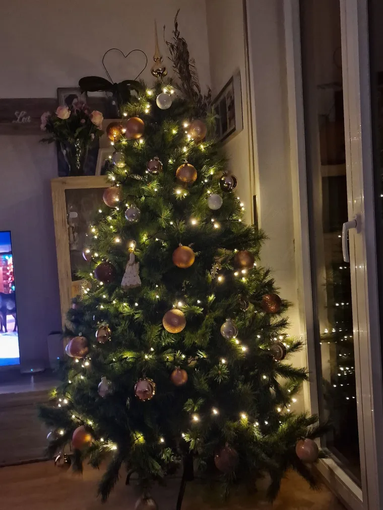 Blagdanska čarolija se nastavlja: Donosimo vam jo&scaron; 40 va&scaron;ih prekrasnih jelki