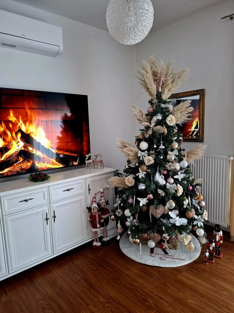 Blagdanska čarolija se nastavlja: Donosimo vam jo&scaron; 40 va&scaron;ih prekrasnih jelki