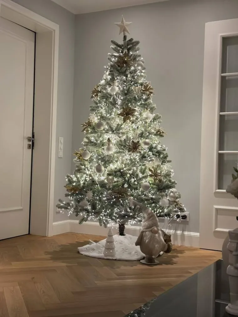 Jedna ljep&scaron;a od druge: Utrka se zahuktava, ovo su va&scaron;e čarobne božićne jelke