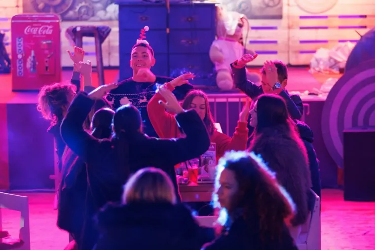 Ljepotica u smeđoj bundi zasjala na zadarskom adventu