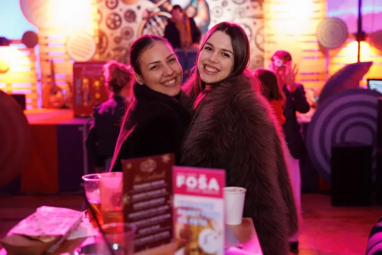 Ljepotica u smeđoj bundi zasjala na zadarskom adventu