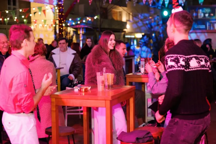 Ljepotica u smeđoj bundi zasjala na zadarskom adventu