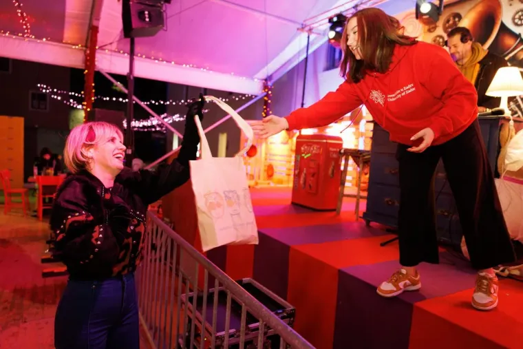 Ljepotica u smeđoj bundi zasjala na zadarskom adventu