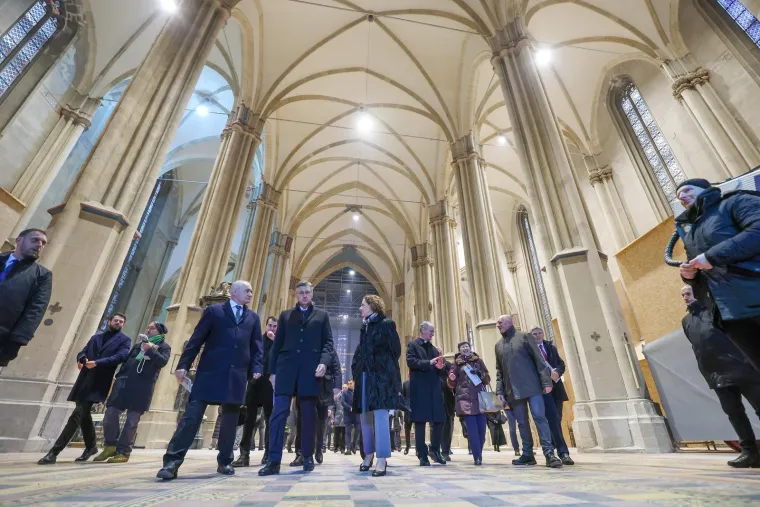 Ni Plenković nije ostao ravnodušan: Pogledajte kako izgleda unutrašnjost Zagrebačke katedrale