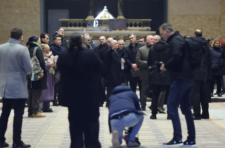 Ni Plenković nije ostao ravnodušan: Pogledajte kako izgleda unutrašnjost Zagrebačke katedrale