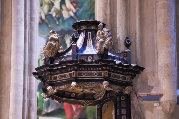 Ni Plenković nije ostao ravnodu&scaron;an: Pogledajte kako izgleda unutra&scaron;njost Zagrebačke katedrale