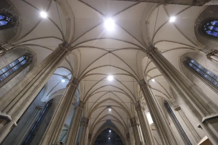 Ni Plenković nije ostao ravnodu&scaron;an: Pogledajte kako izgleda unutra&scaron;njost Zagrebačke katedrale