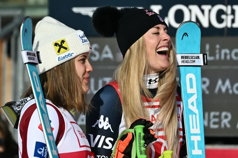 Najzgodnija skija&scaron;ica se emotivno 'raspala' na postolju: Suzno lice krije tajnu razgovora s ocem