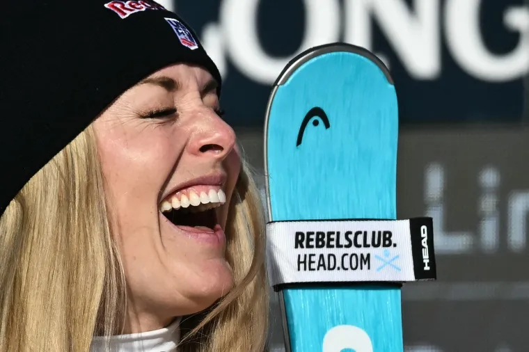 Najzgodnija skija&scaron;ica se emotivno 'raspala' na postolju: Suzno lice krije tajnu razgovora s ocem