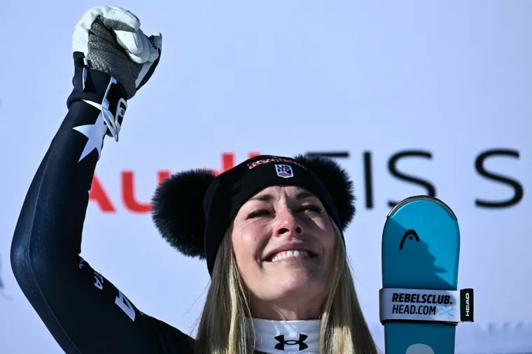 Najzgodnija skija&scaron;ica se emotivno 'raspala' na postolju: Suzno lice krije tajnu razgovora s ocem