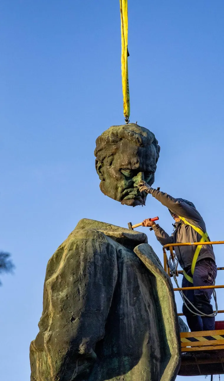 Tito vi&scaron;e nije bezglav, glava mu je opet na ramenima: Pogledajte kako su mu je vratili