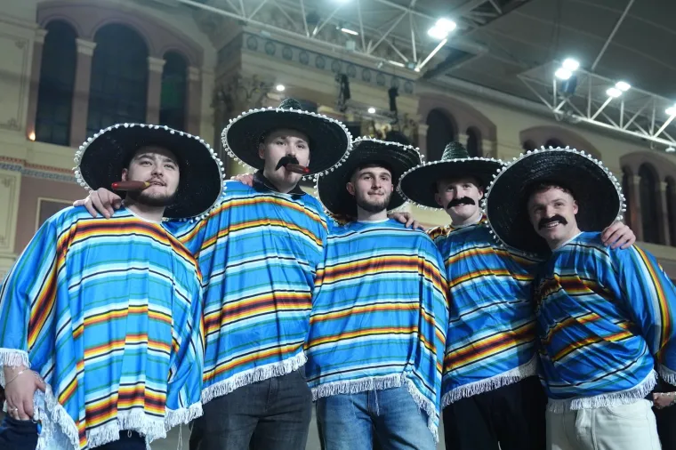 Biskupi, časne, Hulk Hogan i Shrek u publici? Da, samo na ovom Svjetskom prvenstvu