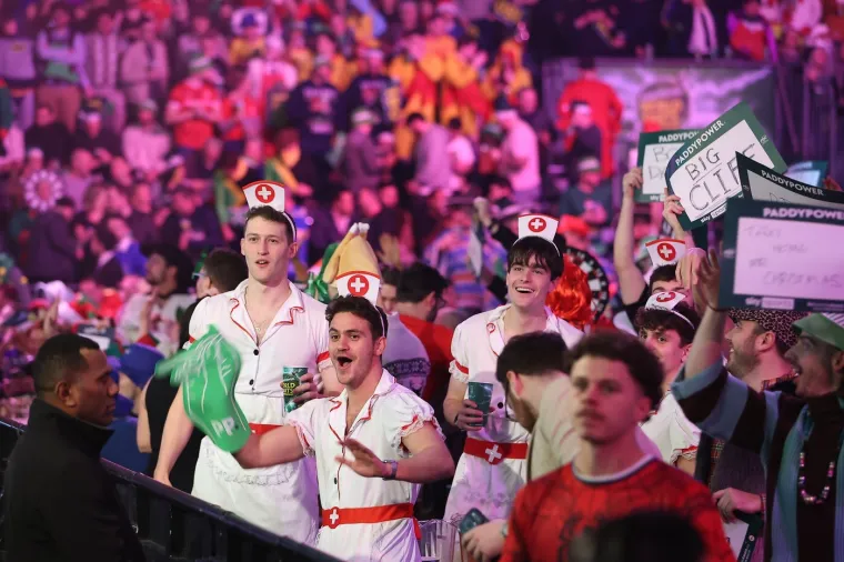 Biskupi, časne, Hulk Hogan i Shrek u publici? Da, samo na ovom Svjetskom prvenstvu