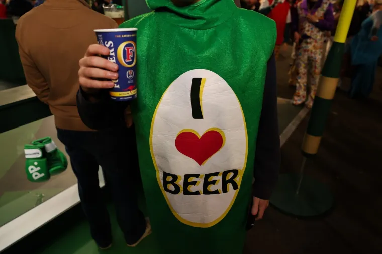 Biskupi, časne, Hulk Hogan i Shrek u publici? Da, samo na ovom Svjetskom prvenstvu