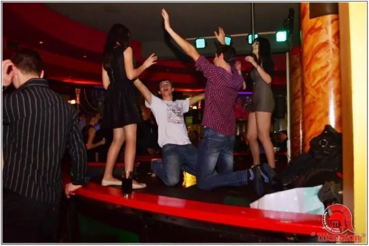 Potpuno drugačije! Ovako se fe&scaron;talo prije 12 godina: Ove djevojke nisu pro&scaron;le nezamijećeno