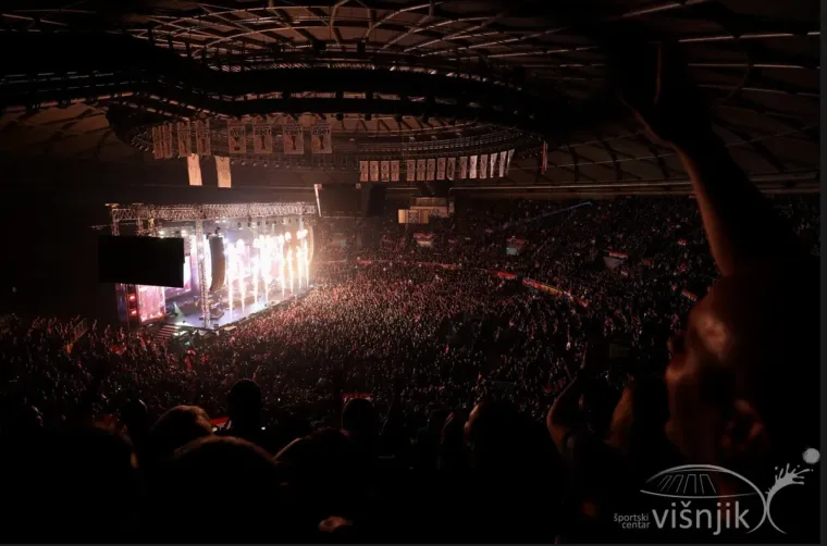 Ove fotografije Zadar će pamtiti: Pogledajte kakvu atmosferu je Thompson napravio u Vi&scaron;njiku