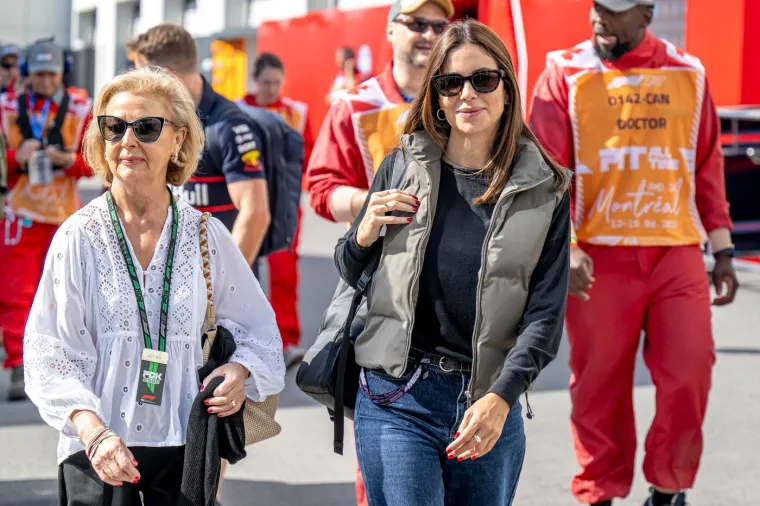 Plijeni poglede gdje god se pojavi: Ima 38 godina, troje djece i uskoro rađa prvo dijete F1 legendi