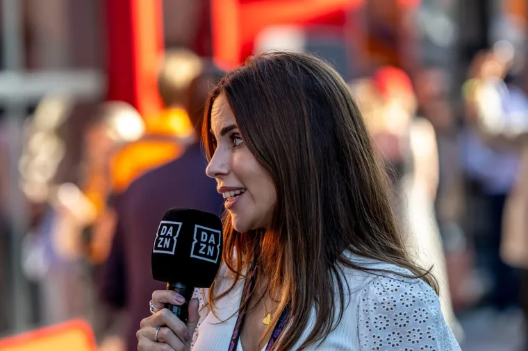 Plijeni poglede gdje god se pojavi: Ima 38 godina, troje djece i uskoro rađa prvo dijete F1 legendi