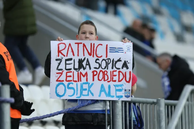 Sablasna atmosfera na Opusu: Ovakve poruke navijača grad na Dravi nikada nije vidio