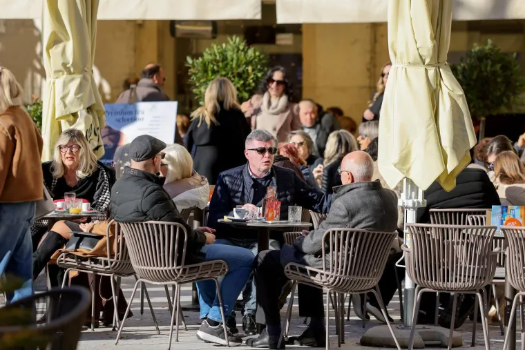 Ma je li ovo modna pista ili centar Zadra? Ove djevojke osvojile su poglede slučajnih prolaznika
