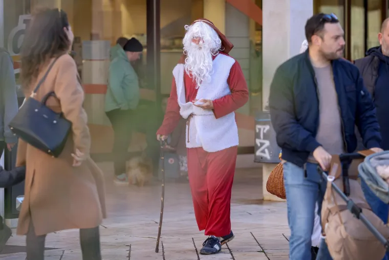 Ma je li ovo modna pista ili centar Zadra? Ove djevojke osvojile su poglede slučajnih prolaznika