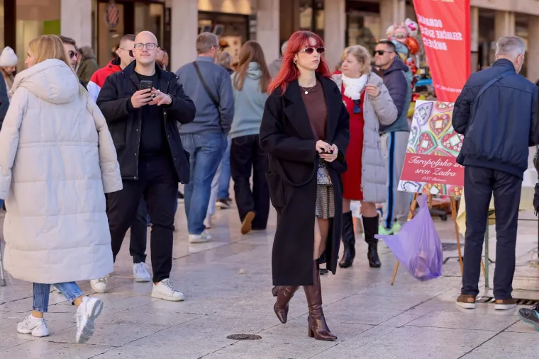 Ma je li ovo modna pista ili centar Zadra? Ove djevojke osvojile su poglede slučajnih prolaznika