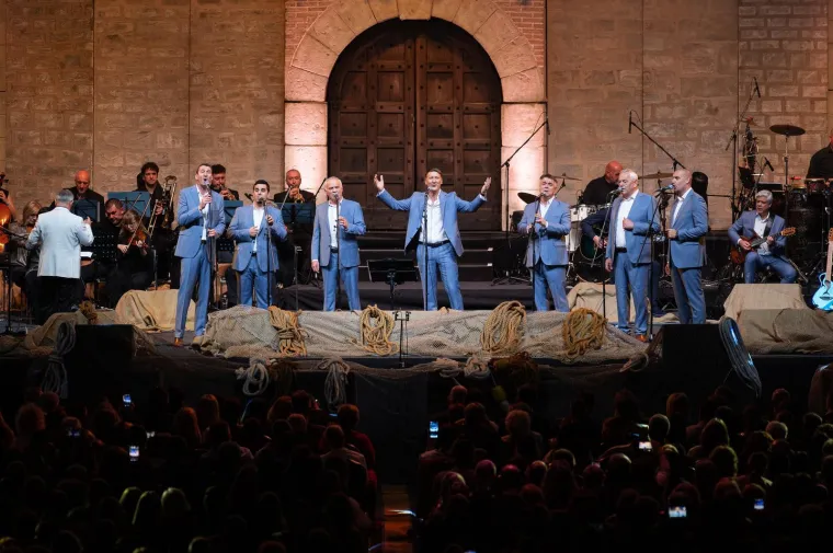 U dru&scaron;tvu političkog vrha: Marijan Kustić prvi put u javnosti uhvaćen u dru&scaron;tvu Nike Perenčević