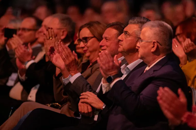 U dru&scaron;tvu političkog vrha: Marijan Kustić prvi put u javnosti uhvaćen u dru&scaron;tvu Nike Perenčević