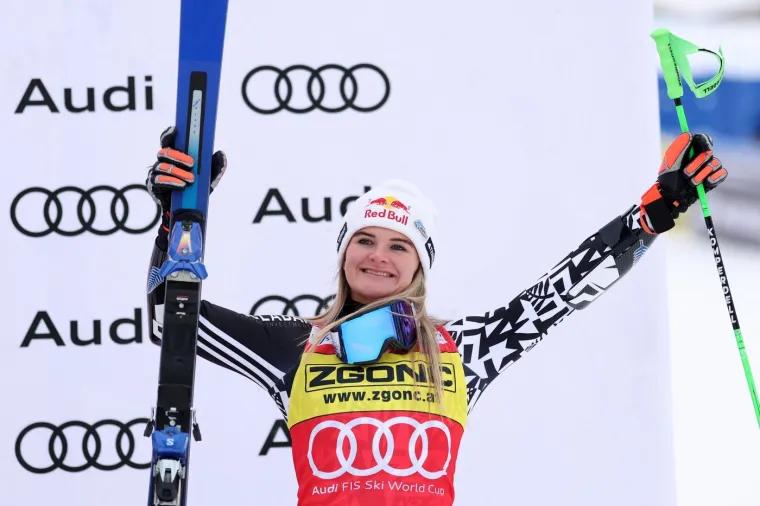 Jedna od najzgodnijih skija&scaron;ica iznenadila crnim predmetom na licu: Pogledajte o čemu se radi