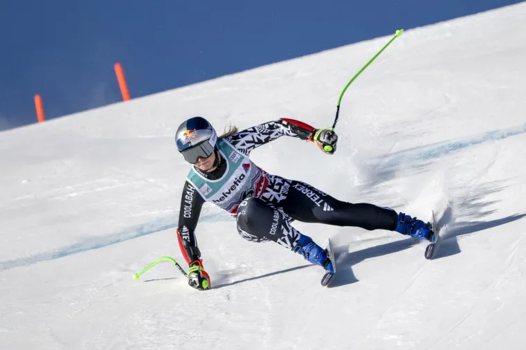 Jedna od najzgodnijih skija&scaron;ica iznenadila crnim predmetom na licu: Pogledajte o čemu se radi