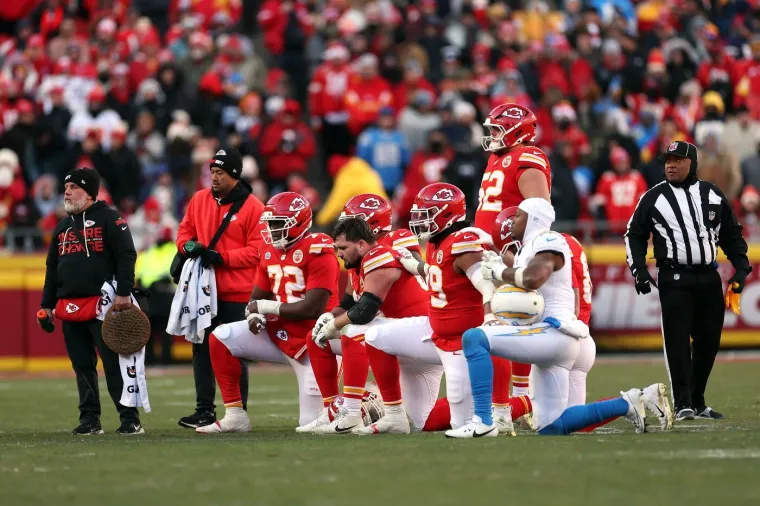 &Scaron;ok na stadionu: Najbolji igrač dana&scaron;njice leži u agoniji, igrači mole na koljenima
