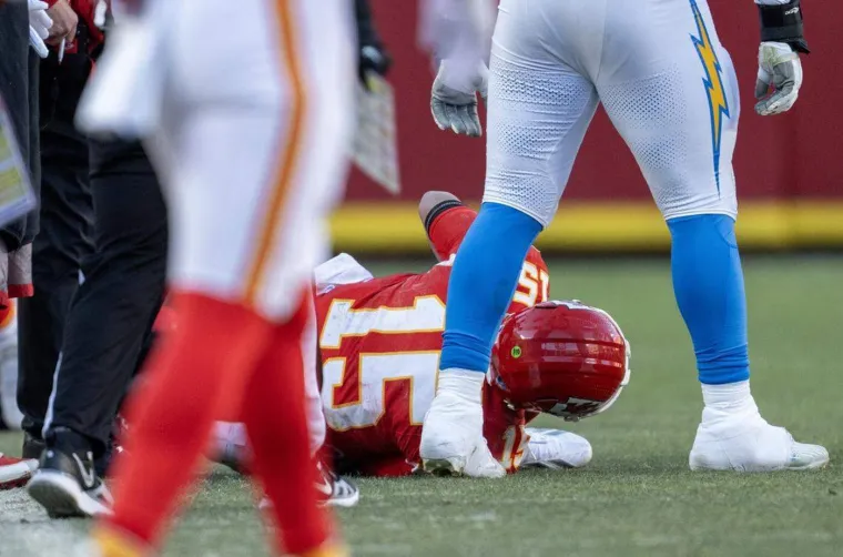 &Scaron;ok na stadionu: Najbolji igrač dana&scaron;njice leži u agoniji, igrači mole na koljenima