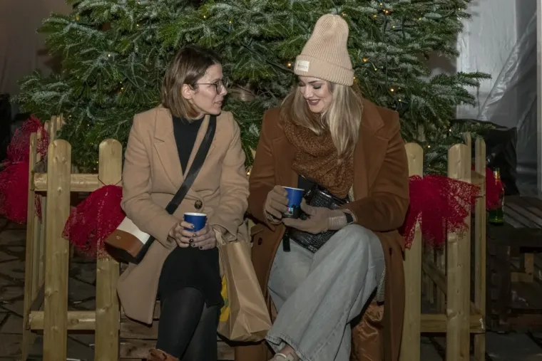 Unatoč minusu, one su ukrale show: Legice u crnim minjacima i visokim čizmama zapalile Osijek