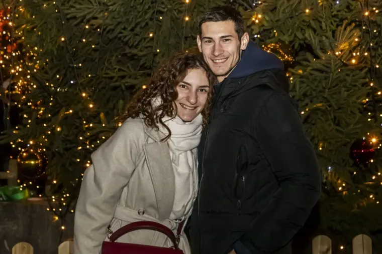 Unatoč minusu, one su ukrale show: Legice u crnim minjacima i visokim čizmama zapalile Osijek