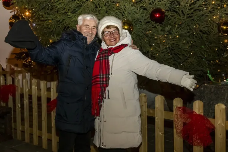 Unatoč minusu, one su ukrale show: Legice u crnim minjacima i visokim čizmama zapalile Osijek