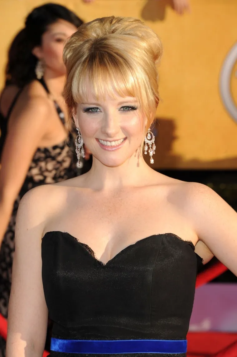 Bernadette jesi li to ti? Omiljena &scaron;treberica zapravo je zavodljiva plavu&scaron;a koja mami uzdahe