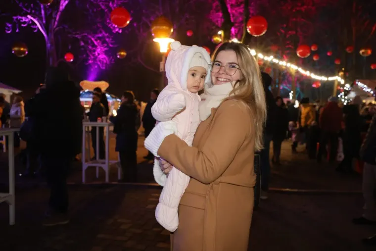 Bijelim krznom sakrile se od hladnoće: Dvije Karlovčanke u maniri holivudskih diva