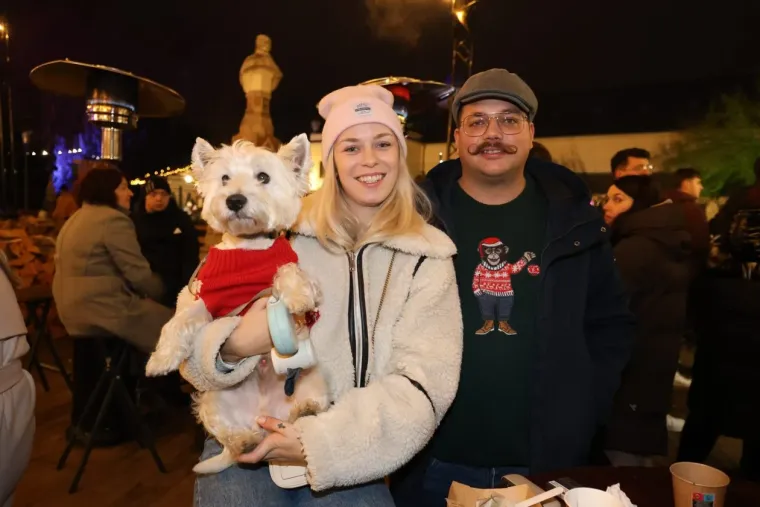 Bijelim krznom sakrile se od hladnoće: Dvije Karlovčanke u maniri holivudskih diva