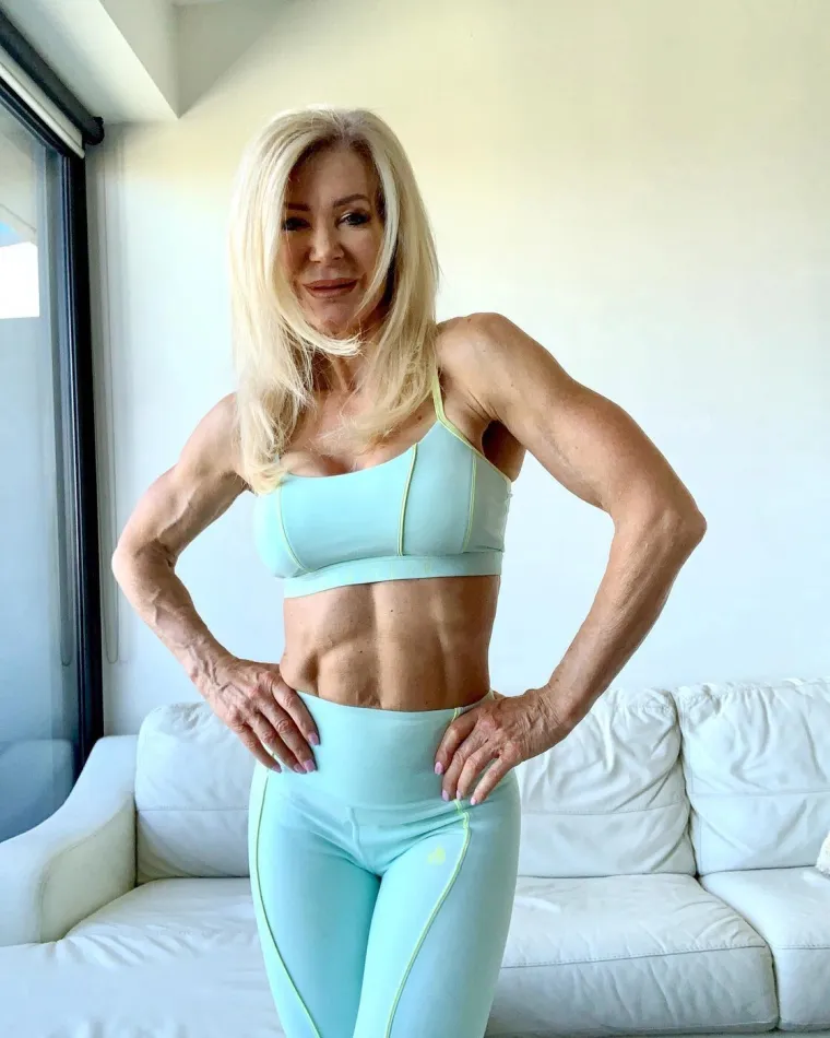 Godine za ovu ženu su samo broj: Sa 65 ima tijelo poput manekenke, evo koja je tajna