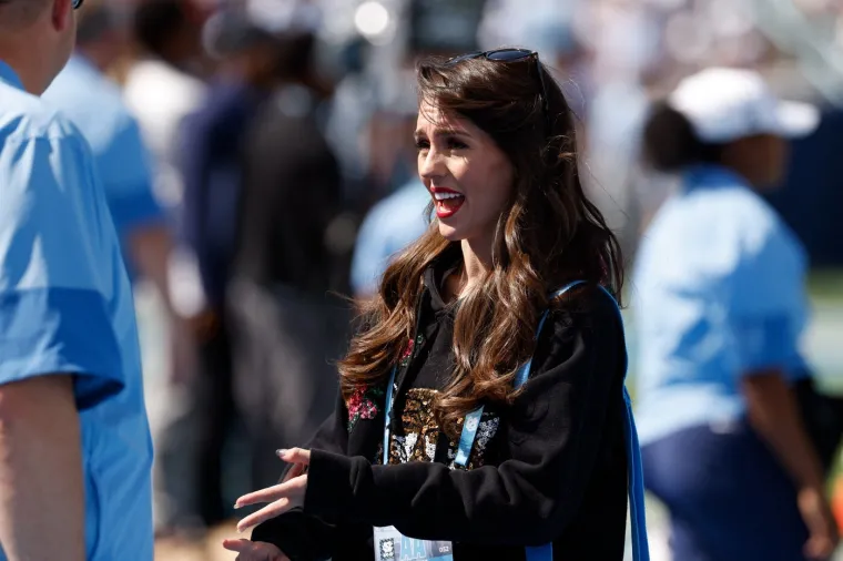 Legendarni trener hrvatskih korijena u vezi s 50 godina mlađom misicom: 'Volimo se javno'