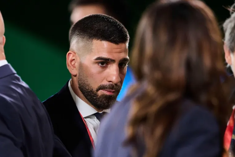 UFC prvak &scaron;okirao javnost: 'Ona me ucjenjuje, prijeti i lažno optužuje za obiteljsko nasilje'