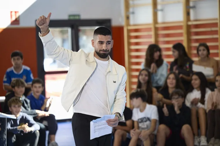 UFC prvak &scaron;okirao javnost: 'Ona me ucjenjuje, prijeti i lažno optužuje za obiteljsko nasilje'