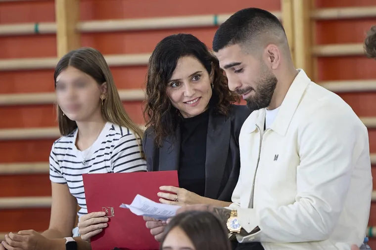 UFC prvak &scaron;okirao javnost: 'Ona me ucjenjuje, prijeti i lažno optužuje za obiteljsko nasilje'