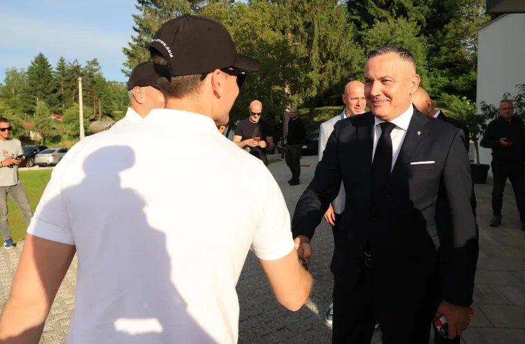 Novi dečko Nike Perenčević? Pogledajte fotografije predsjednika HNS-a s kojim ju povezuju