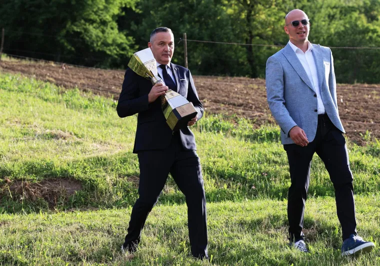 Novi dečko Nike Perenčević? Pogledajte fotografije predsjednika HNS-a s kojim ju povezuju