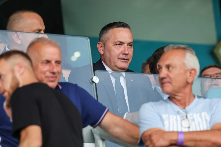 Novi dečko Nike Perenčević? Pogledajte fotografije predsjednika HNS-a s kojim ju povezuju