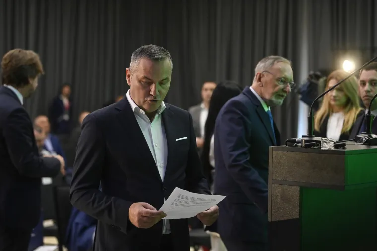 Novi dečko Nike Perenčević? Pogledajte fotografije predsjednika HNS-a s kojim ju povezuju